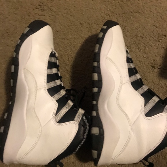 Jordan 10’s size 6 - Picture 3 of 3